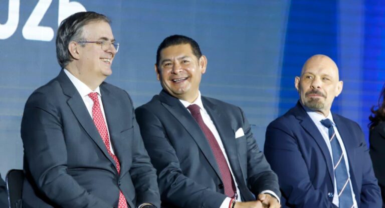 Juntos, Gobierno Federal y Estatal fortalece industria textil con seguridad y promoción