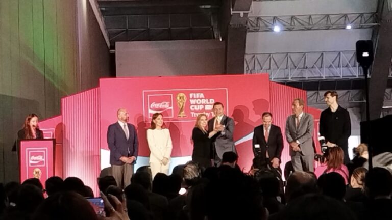Copa del Mundial de la FIFA llega a Puebla