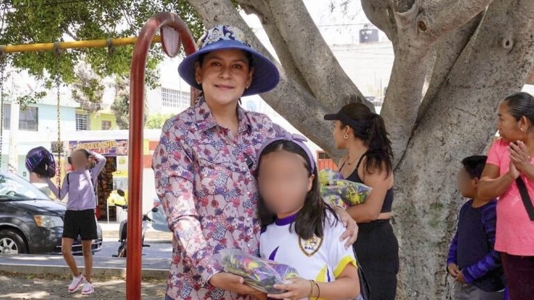 Diputada Ana Tepole impulsa el deporte y respalda a la niñez de Tehuacán con entrega de uniformes 