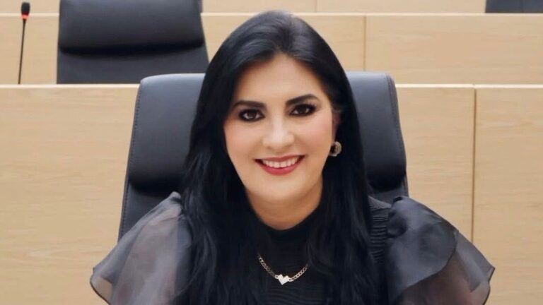 Delfina Pozos presenta exhorto para transparentar línea de crédito del Ayuntamiento de Puebla