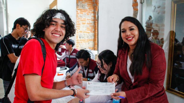 Con Becas Quetzalcóatl, Tonantzin Fernández apuesta por el futuro de la juventud