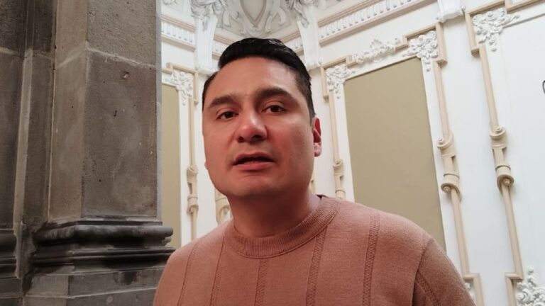 Perros amarrados con cadena y no alimentarlos, los reportes más frecuentes