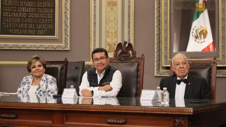 Reconoce Congreso del Estado a Fernando García Limón, fundador del Club y Museo del Automóvil