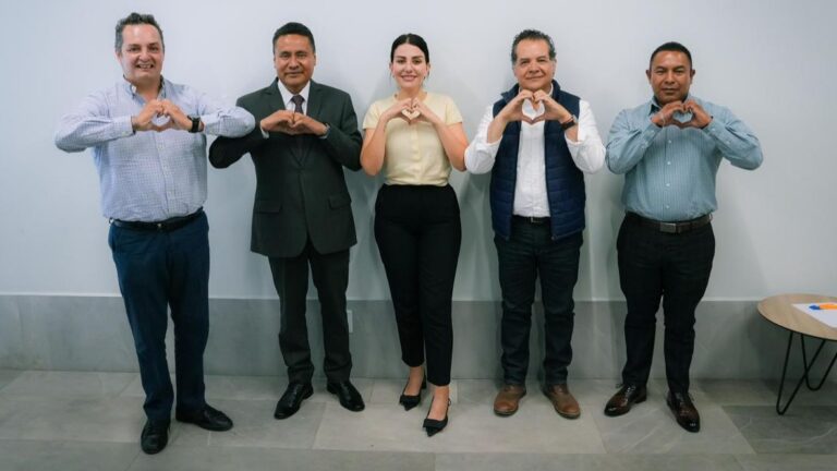 Impulsa Nayeli Salvatori rehabilitación de tramo carretero clave para la región Cholula–Coronango