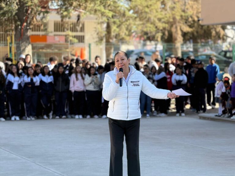 Obra comunitaria continua beneficiando a poblanos