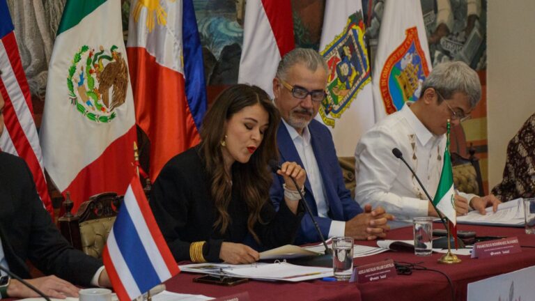 Presenta gobierno de Pepe Chedraui ventajas competitivas para la inversión a diplomáticos asiáticos
