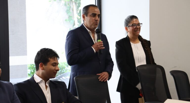 Encabeza el diputado Mauricio Céspedes Taller de Técnica Parlamentaria con jóvenes