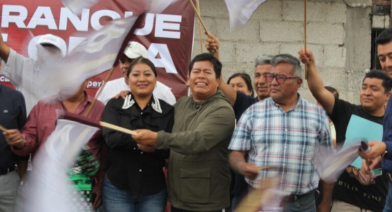 Mateo Hernández inicia obra de adoquinamiento en el barrio de San Nicolás