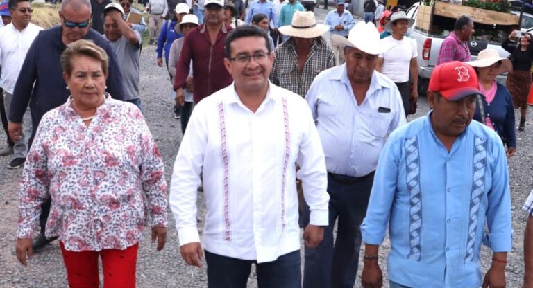 Impulsa diputado Pável Gaspar diálogo con productores de flores para fortalecer al sector