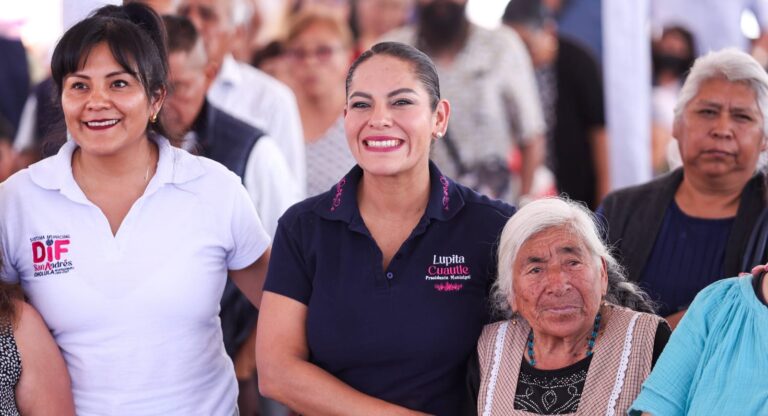 Entrega Lupita Cuautle apoyos funcionales que mejoran la vida de las personas con discapacidad