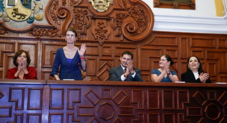 Puebla impulsa ciencia de alto impacto con semiconductores, innovación tecnológica y educación