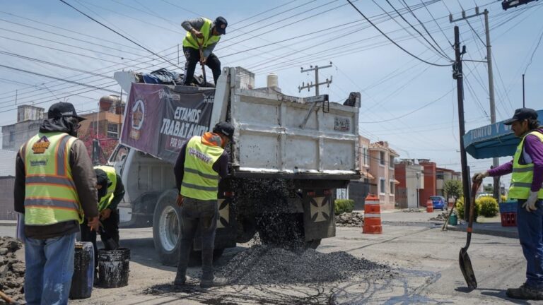 Supervisa Pepe Chedraui campaña de bacheo en San José Mayorazgo