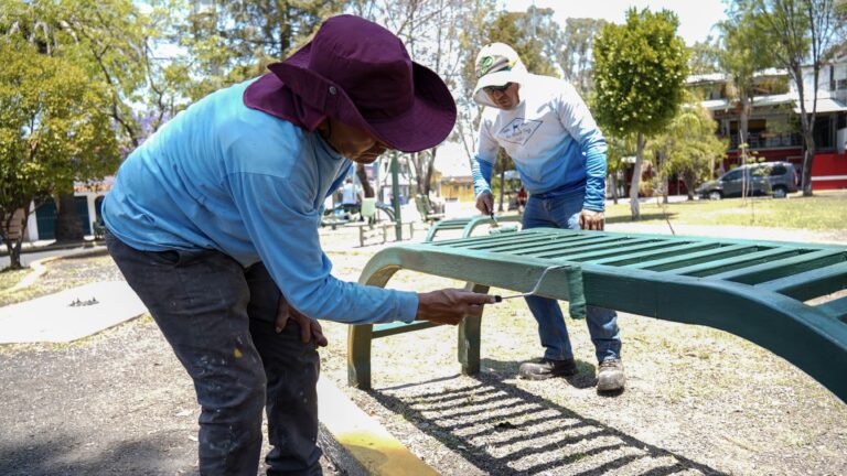 Fortalece Gobierno de Pepe Chedraui mantenimiento de mobiliario urbano en parques para el bienestar de las familias