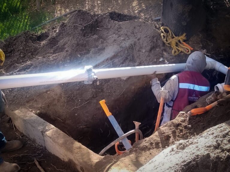 Sustituye Sosapach válvula y repara fuga interna en Geovillas El Campanario