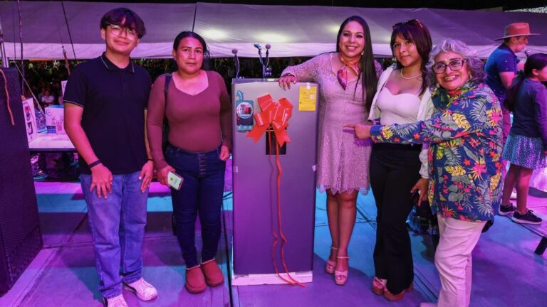 Tonantzin Fernández reúne a más de 5 mil mamás en gran festejo del Día de las Madres en San Pedro Cholula