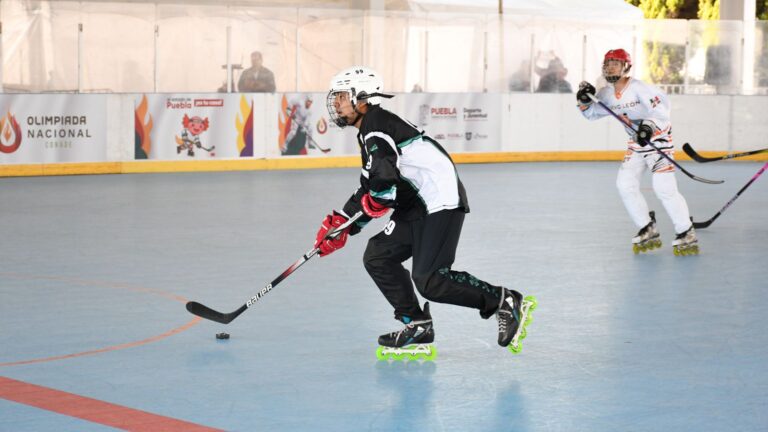 Competencia nacional de hockey reúne talento juvenil en Puebla
