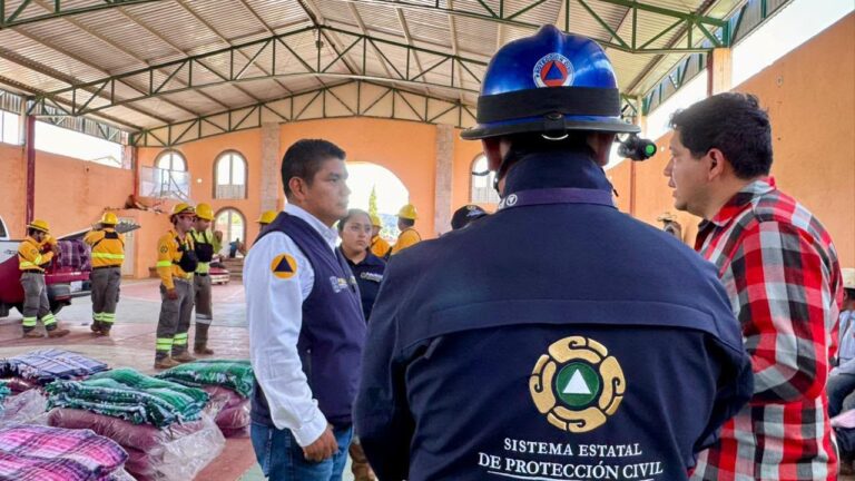 Gobierno del Estado entrega apoyos a familias afectadas por lluvias en Ixtacamaxtitlán