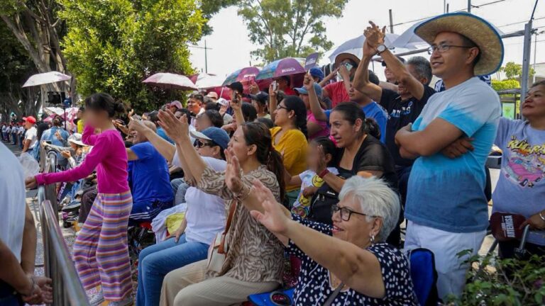 En completa tranquilidad concluye desfile conmemorativo de la Batalla de Puebla