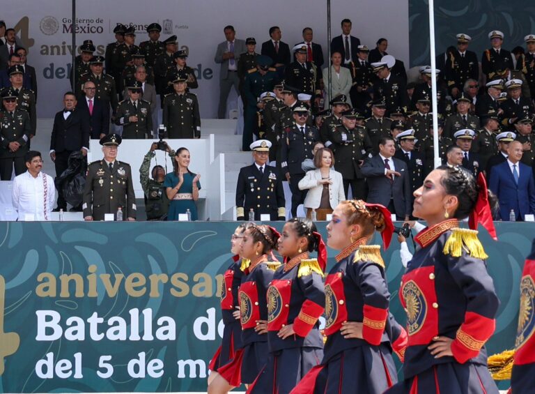 Desfile 5 de Mayo se desarrolló con saldo blanco y en un ambiente familiar