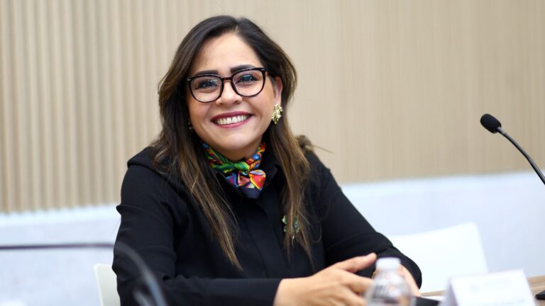 Congreso del Estado dará seguimiento a la concesión de parabuses: Guadalupe Vargas