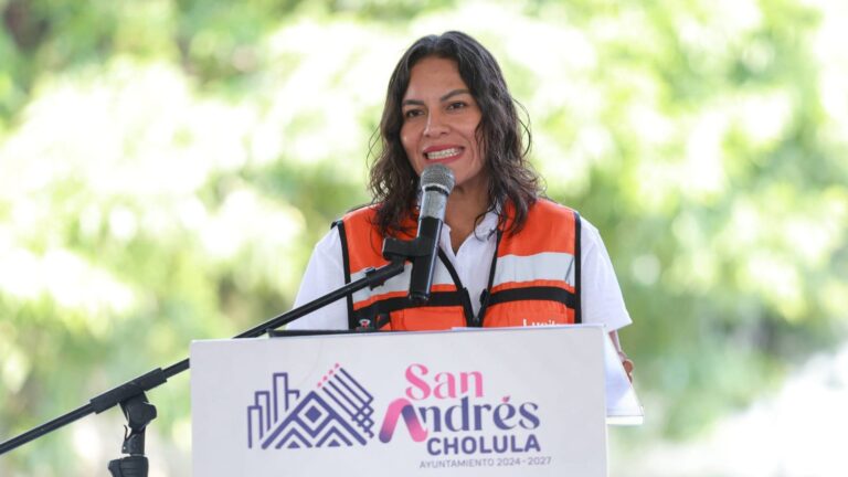 Lupita Cuautle lleva programa de reciclaje a secundarias y bachilleratos de San Andrés Cholula
