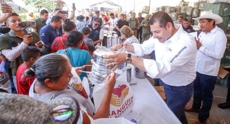 Con Tianguis del Bienestar, Gobierno Federal y Estatal regresa al pueblo lo robado