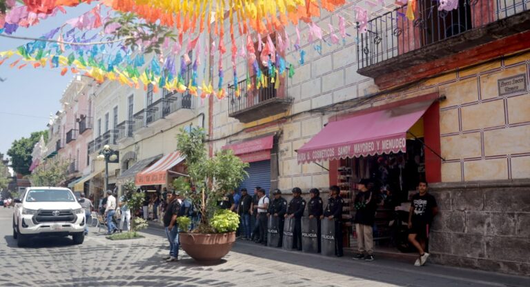 Retiran a vendedores ambulantes de “la Calle de los Dulces”