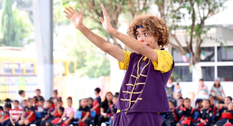 SEDIF acerca Circo de Valores y Unión Familiar a escuelas poblanas