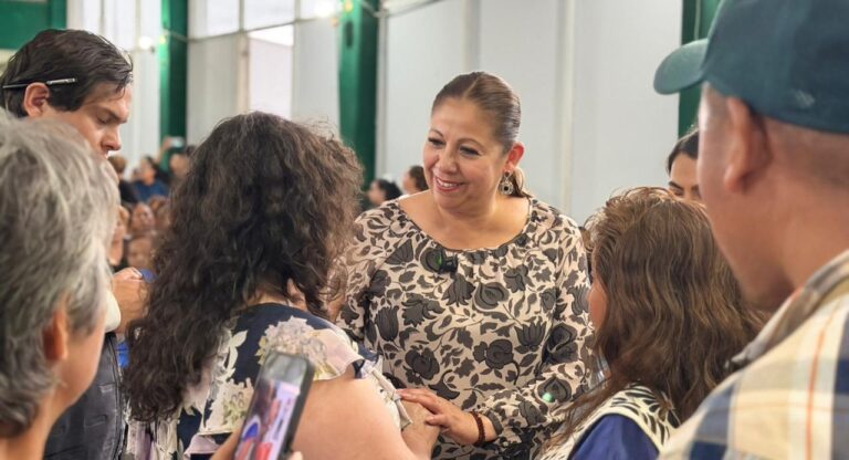 Mujeres luchamos a diario por nuestra comunidad y familias, afirma Laura Artemisa