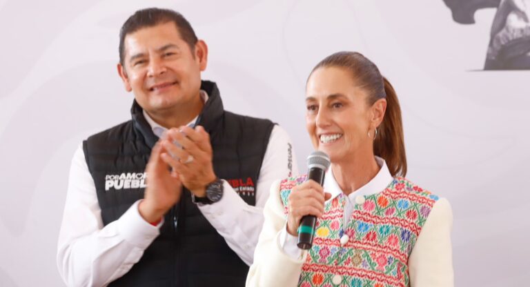 Presidenta Sheinbaum reconoce iniciativa de transición energética de Puebla en producción de paneles solares