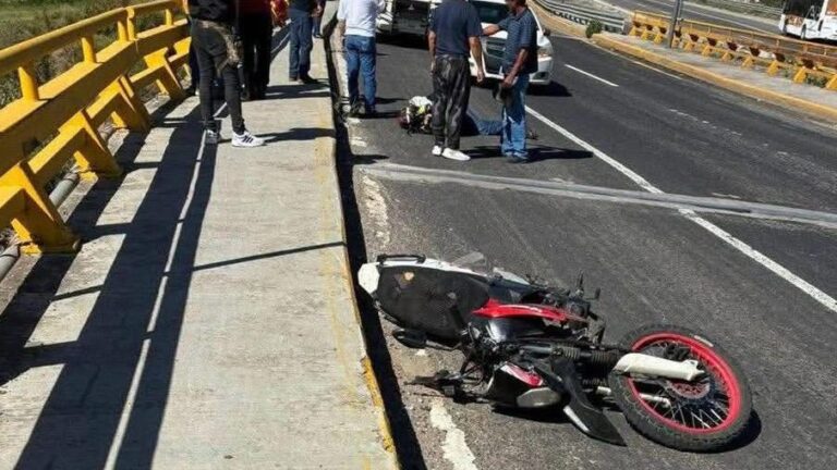 Derrapa su motocicleta y muere sobre el Periférico Ecológico