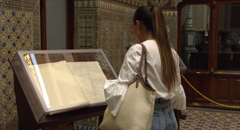 Exhiben documentos históricos del Poder Legislativo poblano en la antigua sede del Congreso
