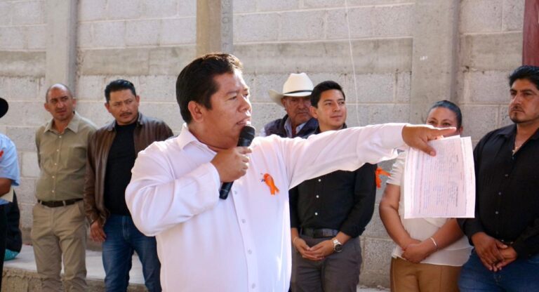 Inicia adoquinamiento en calle 5 Sur de San Antonio Tecolco