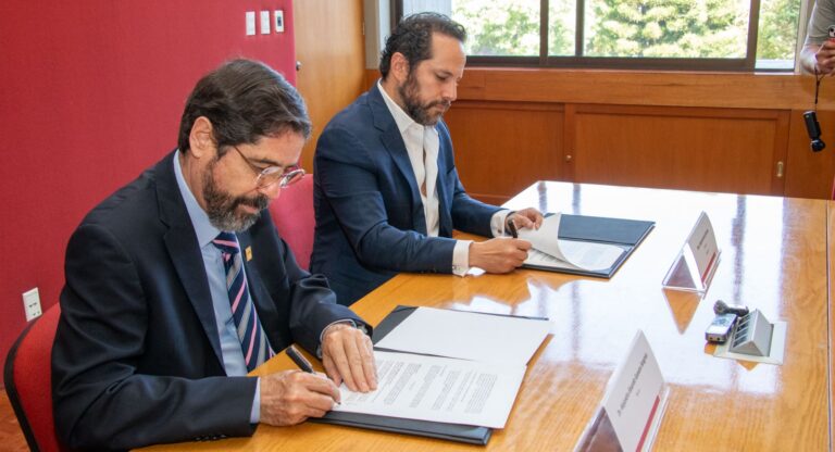 IBERO Puebla y CANAGRAF sellan colaboración en favor del diseño gráfico
