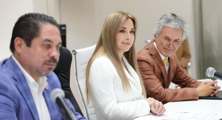 Firma SEDIF convenios estratégicos en beneficio de familias poblanas