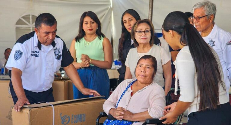 Voluntariado de la Policía Auxiliar realiza jornada de salud en Nealtican