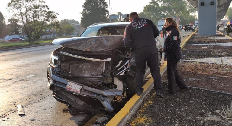 Muere al chocar su camioneta, el cuerpo quedó sobre la autopista México-Puebla