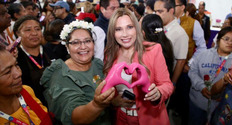 Con cercanía y sensibilidad, Ceci Arellano comparte con familias cierre de la Feria de Puebla