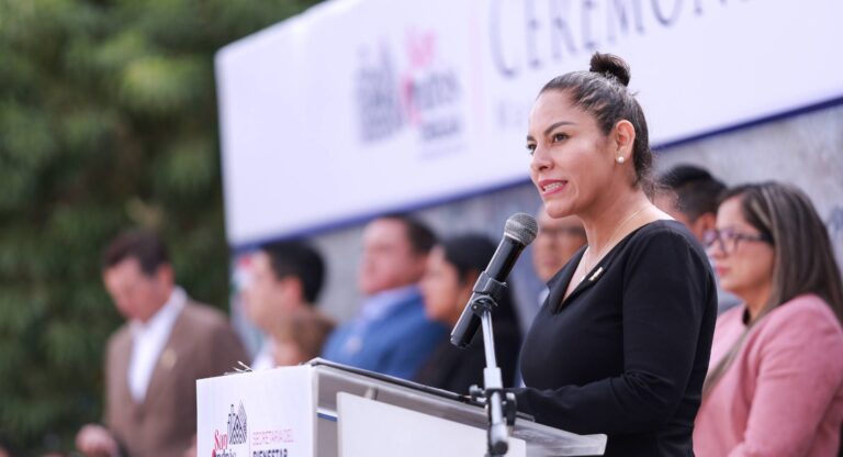 Conmemoran en San Andrés Cholula la Batalla de Puebla y reconocen labor de madres servidoras públicas