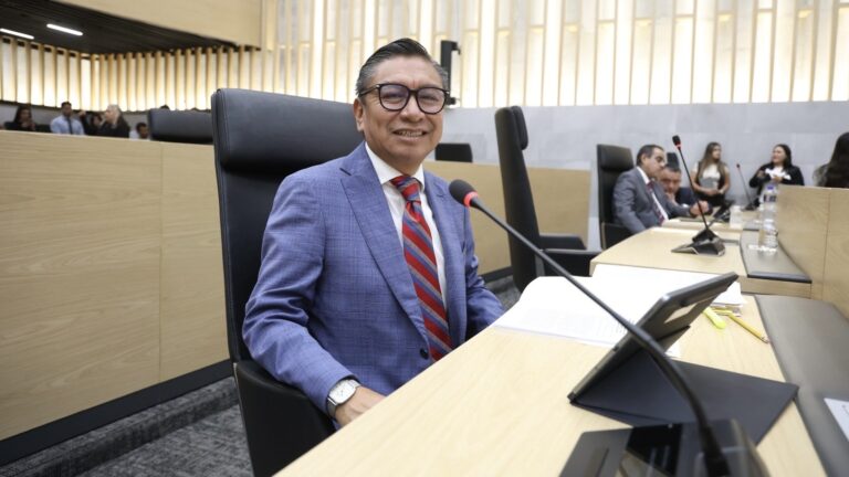 Propone diputado José Luis Figueroa reconocer la dignidad póstuma en Puebla