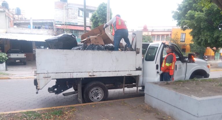 Inicia programa “Barriendo Tu Calle” en el Barrio de San Pedro Mexicaltzingo