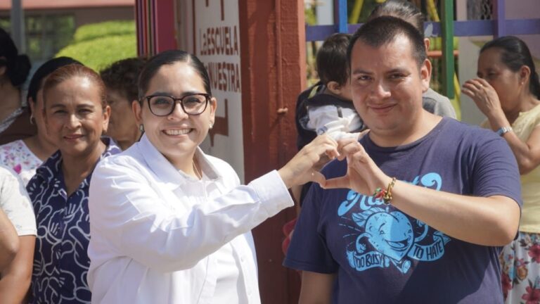 Promueve Guadalupe Vargas la organización ciudadana con el programa de Alarmas Vecinales en Xicotepec