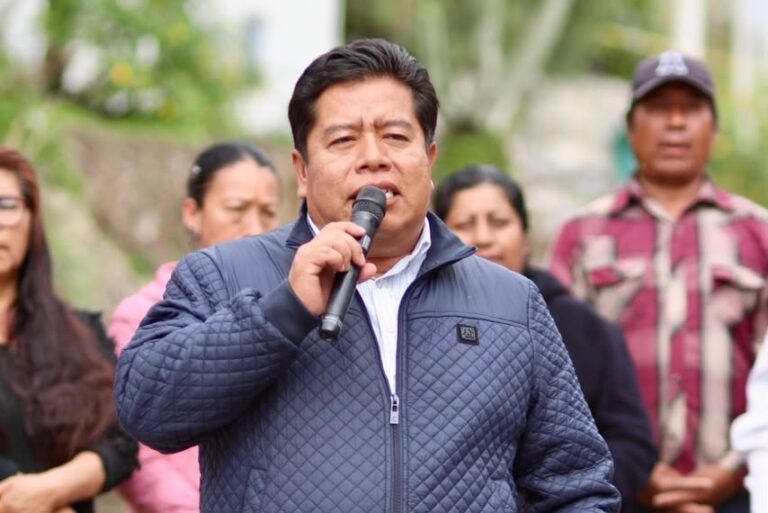 Entregan nueva vialidad en San Mateo Tlaixpan
