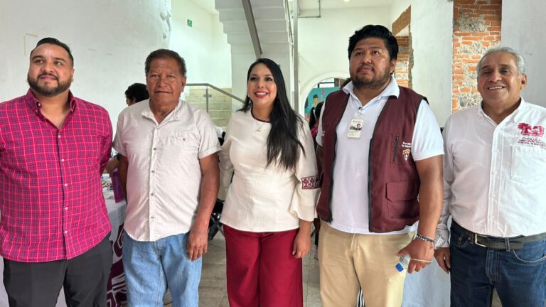 Participa Tonantzin Fernández en entrega de becas Rita Cetina