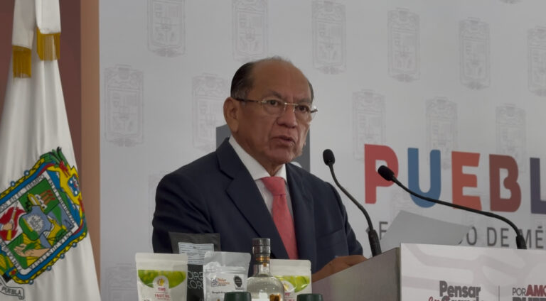 Van contra alcaldes huachicoleros
