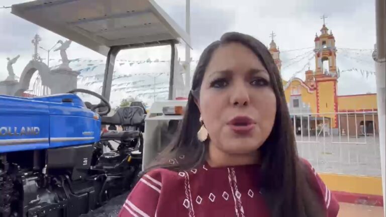 Gestiona Tonantzin Fernández recursos para obra comunitaria en San Pedro Cholula