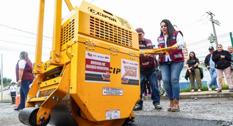 Con módulos de maquinaria propios, Tonantzin Fernández da banderazo de arranque al Bachetón 2026 en San Pedro Cholula