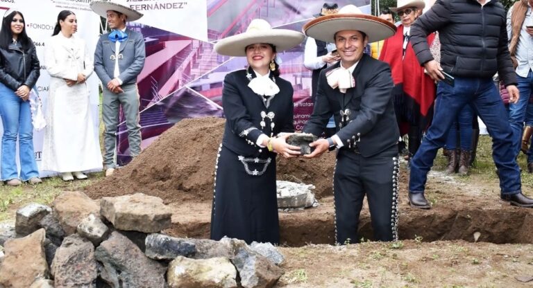 Denuncian presunto revanchismo político tras demolición del Lienzo Charro de Tlatlauquitepec