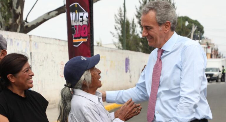 Con el Tren Capitalino de Pavimentación, Pepe Chedraui entrega rehabilitación vial en la colonia Vicente Guerrero