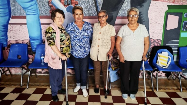 Fortalece diputada Modesta Delgado el bienestar de las personas adultas mayores en Atlixco